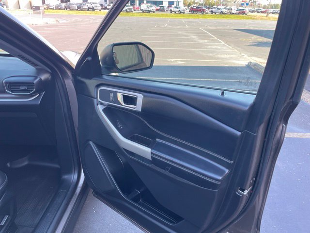Used 2021 Ford Explorer XLT w/ Equipment Group 202A RWD image 48