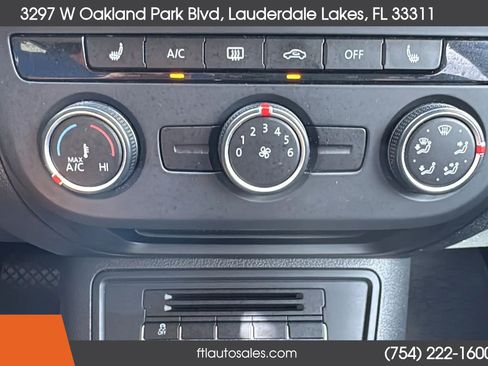 Used 2016 Volkswagen Tiguan S image 61