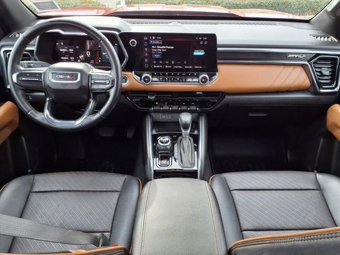 Used 2024 GMC Canyon AT4 w/ AT4 Premium Package image 9