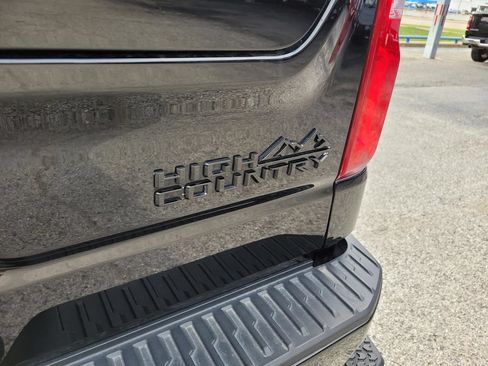Used 2025 Chevrolet Silverado 1500 High Country AWD/4WD image 12