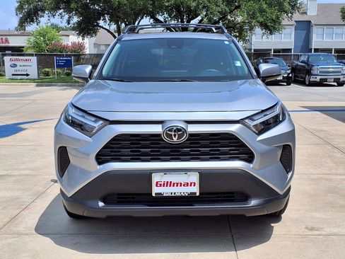 Used 2024 Toyota RAV4 XLE AWD/4WD image 6