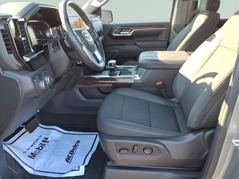 Used 2025 GMC Sierra 1500 Elevation image 16
