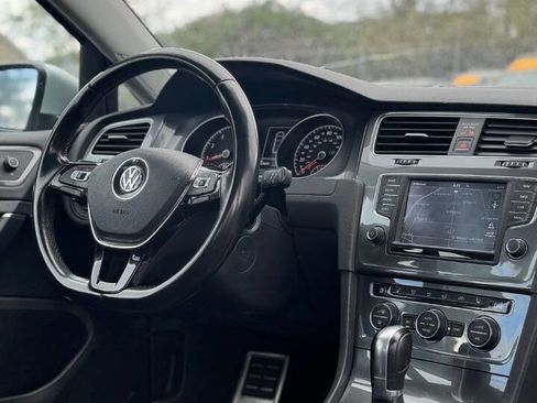Used 2017 Volkswagen Golf Alltrack SEL image 3