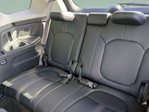 Used 2025 Honda Pilot EX-L image 19