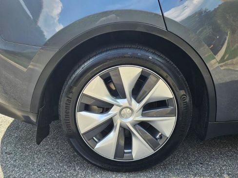 Used 2023 Tesla Model Y 2WD image 16