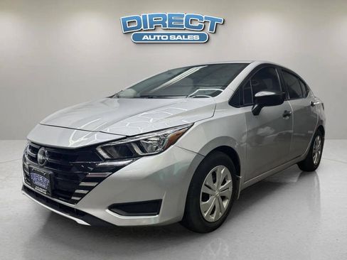 Used 2023 Nissan Versa S w/ Trunk Package FWD image 3