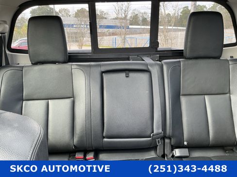 Used 2020 Nissan Titan SL w/ Moonroof Package image 27