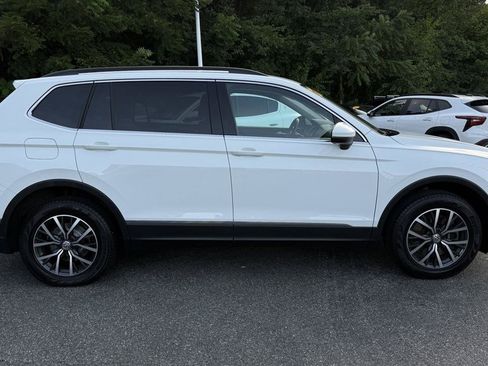 Used 2018 Volkswagen Tiguan SE AWD/4WD image 19
