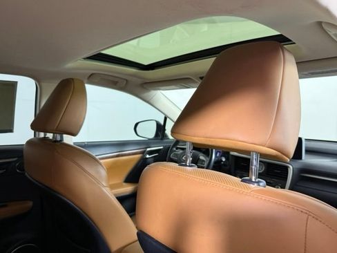 Used 2022 Lexus RX 350L FWD w/ Premium Package image 26