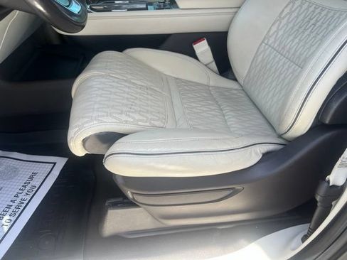 Used 2021 Lincoln Navigator Black Label AWD/4WD image 17