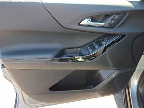 Used 2025 Chevrolet Equinox LT FWD image 8