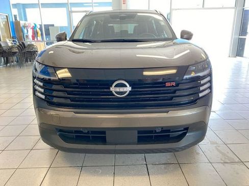 Used 2025 Nissan Kicks SR AWD/4WD image 3