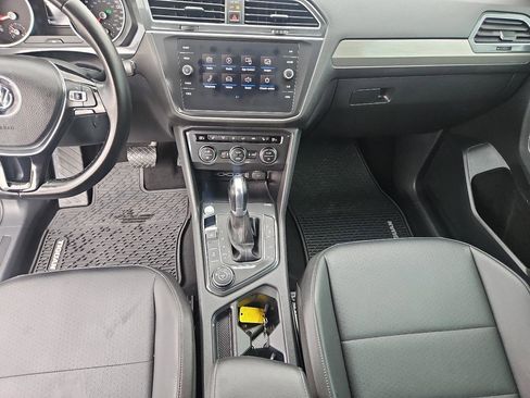 Used 2018 Volkswagen Tiguan SE w/ 3rd Row Seat Package image 23