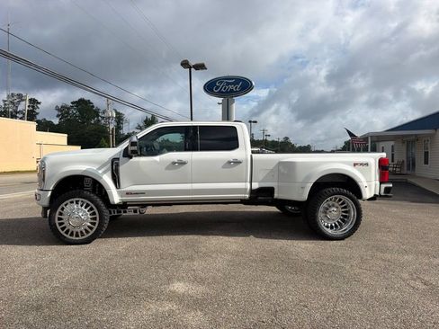 Used 2026 Ford F450 Platinum w/ Platinum Plus Package AWD/4WD image 1