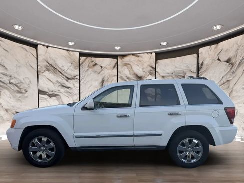 Used 2010 Jeep Grand Cherokee Limited w/ Trailer Tow Group IV RWD image 4