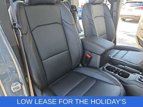 New 2025 Jeep Gladiator Willys image 10