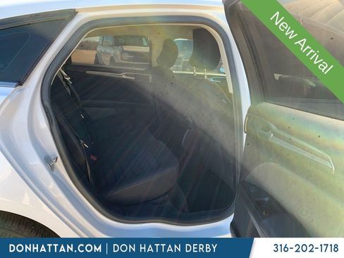 Used 2017 Ford Fusion SE image 14