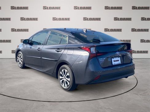 Used 2022 Toyota Prius XLE image 3