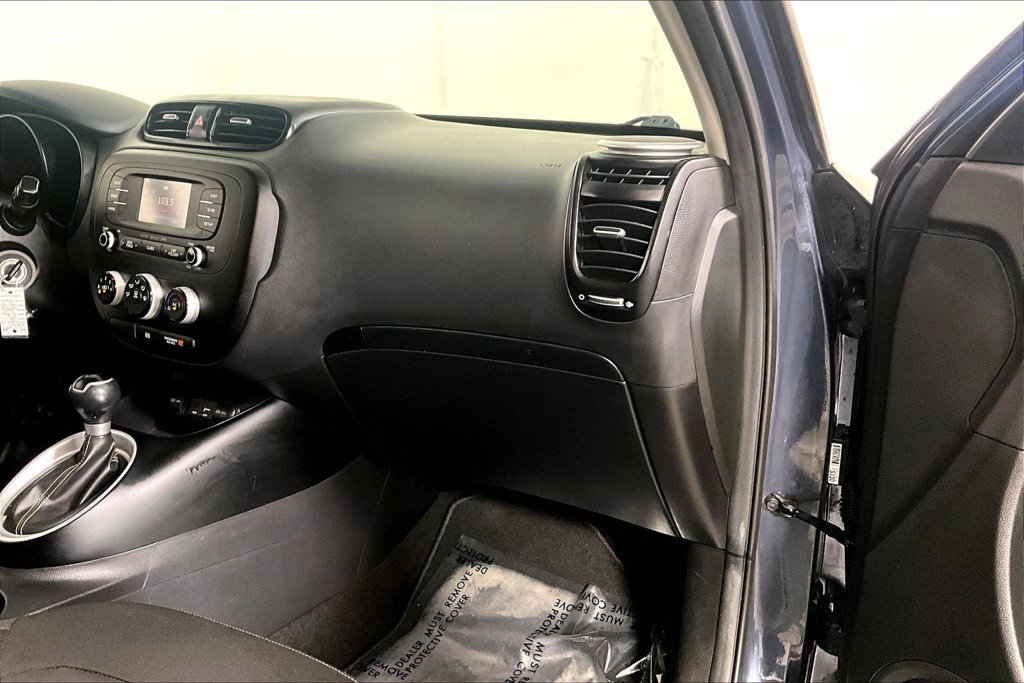 Used 2016 Kia Soul + FWD image 15