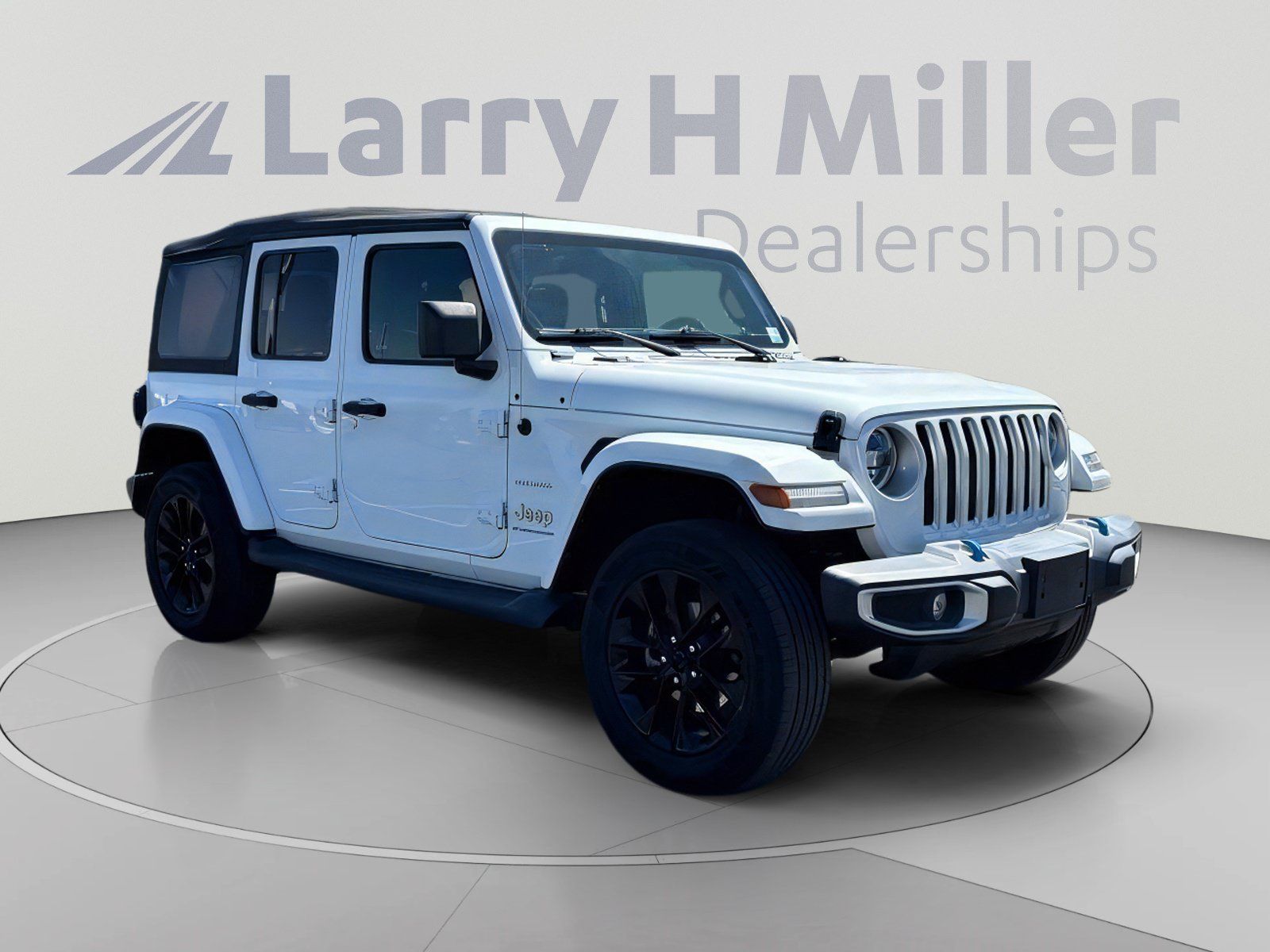 Used 2023 Jeep Wrangler Unlimited Sahara AWD/4WD image 8