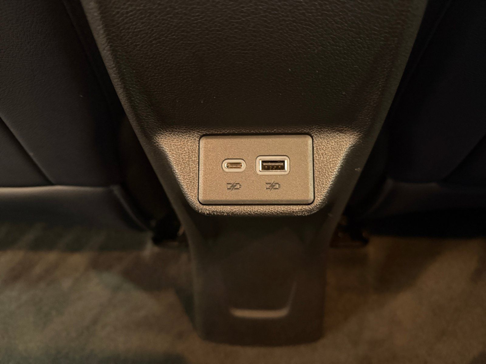 Used 2022 Chevrolet Bolt EUV Premier w/ Sun & Sound Package FWD image 29