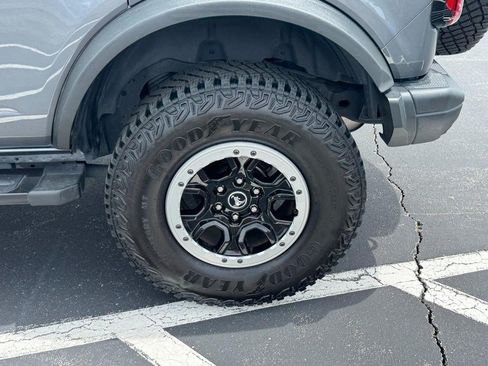 Used 2023 Ford Bronco Badlands AWD/4WD image 7