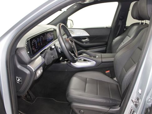 Used 2025 Mercedes-Benz GLS 450 4MATIC image 21
