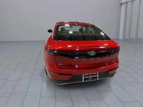 Used 2023 Toyota Crown XLE image 7