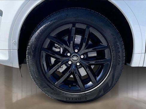 Certified 2025 Land Rover Discovery Sport S image 32