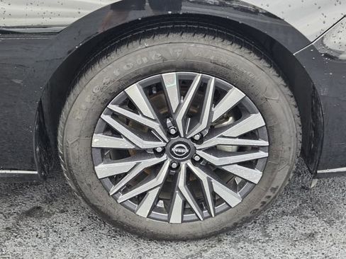 Used 2025 Nissan Altima 2.5 SV FWD image 18