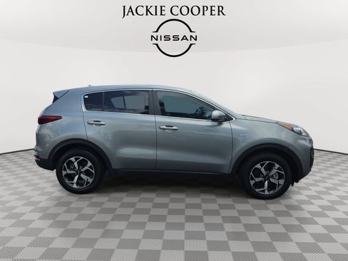 Used 2022 Kia Sportage LX AWD/4WD image 4