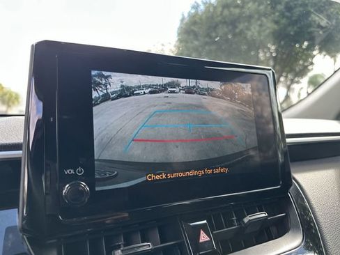 Used 2024 Toyota Corolla Cross LE image 25