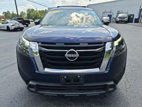 Used 2023 Nissan Pathfinder SV w/ Cargo Package AWD/4WD image 2