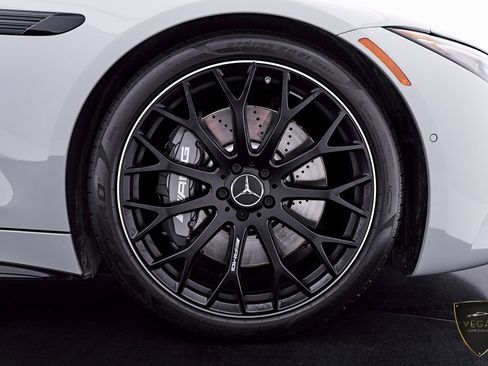 Used 2025 Mercedes-Benz SL 43 AMG w/ Driver Assistance Package image 42