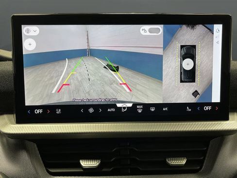 Used 2025 Ford Explorer ST-Line w/ Premium Package image 11