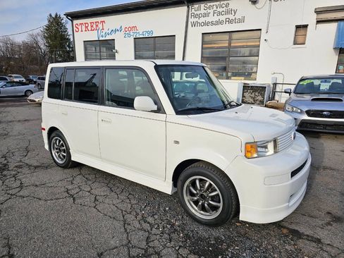 Used 2005 Scion xB image 1