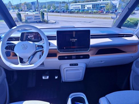 New 2025 Volkswagen ID. Buzz Pro S Plus AWD/4WD image 12