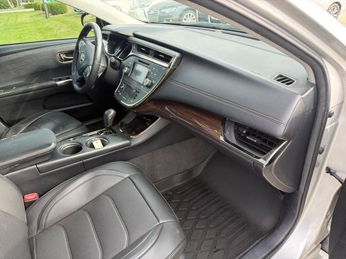 Used 2013 Toyota Avalon XLE Touring FWD image 15