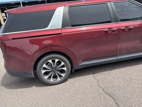 Used 2024 Kia Carnival EX FWD image 6