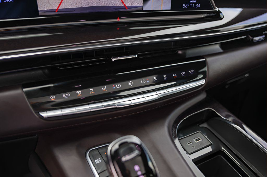 Certified 2023 Cadillac Escalade ESV Sport Platinum w/ LPO, ONYX Package AWD/4WD image 18