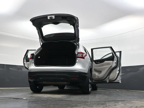 Used 2022 Nissan Rogue Sport SL w/ Premium Package FWD image 43
