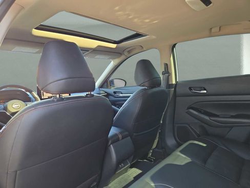 Used 2023 Nissan Altima 2.5 SR w/ SR Premium Package image 13