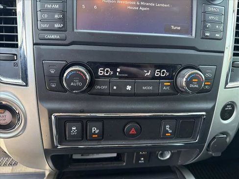 Used 2017 Nissan Titan SV RWD image 14