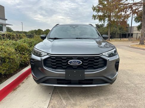 Used 2025 Ford Escape ST-Line FWD image 2