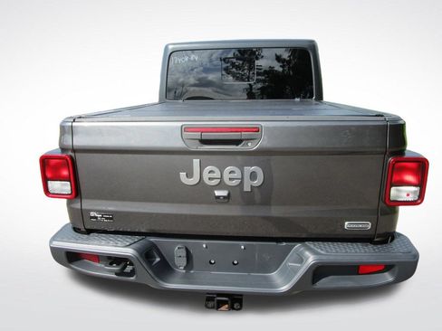 Used 2021 Jeep Gladiator Overland w/ Dual Top Group AWD/4WD image 11