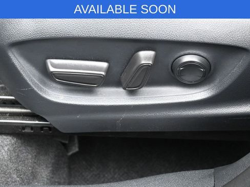 Used 2025 Toyota Corolla Cross XLE AWD/4WD image 10