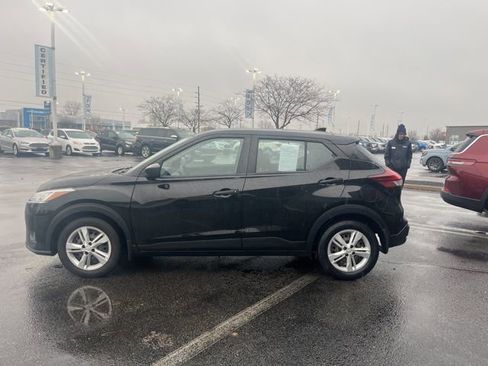 Used 2024 Nissan Kicks S image 3