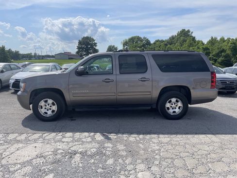 Used 2013 Chevrolet Suburban LS w/ Convenience Package 1 image 3
