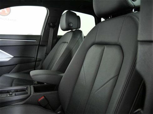 Certified 2022 Audi Q3 2.0T Premium Plus w/ Premium Plus Package image 17