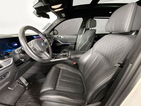Used 2025 BMW X7 M60i w/ Executive Package AWD/4WD image 3